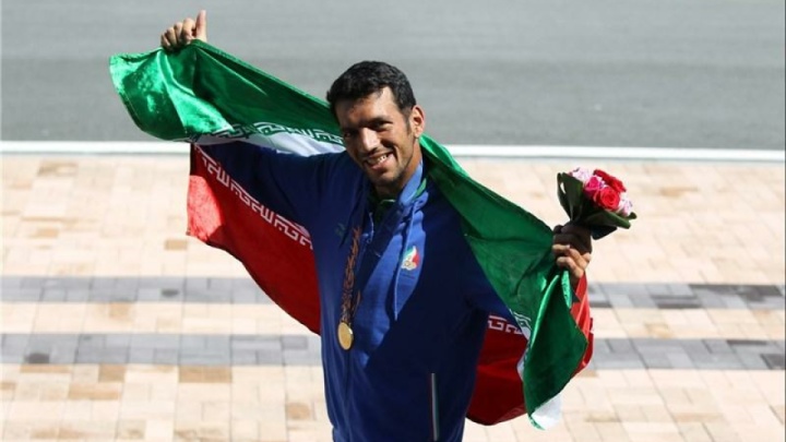 شادی باز  هم تنهاست