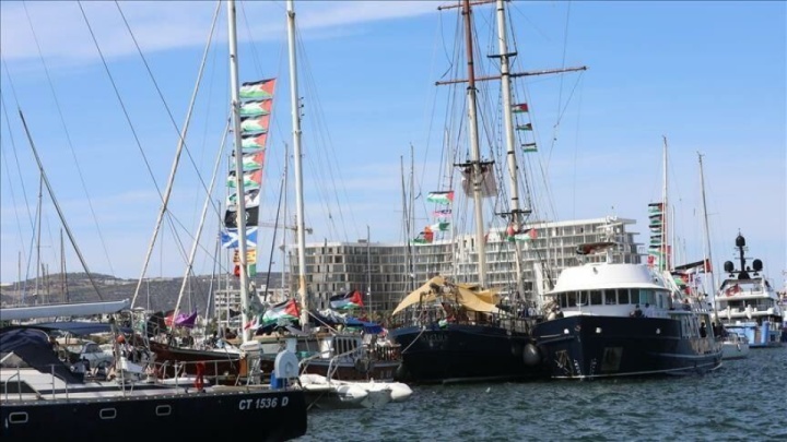 «میکونو-البیره»، نخستین کشتی ناوگان صمود وارد آب‌های غزه شد