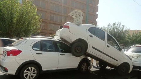 تصادف زنجیره ای در بزرگراه هاشمی رفسنجانی تهران