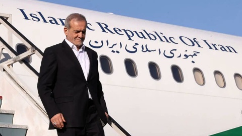 پزشکیان وارد بندرعباس شد