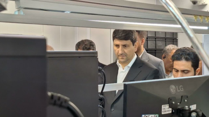 وزیر ارتباطات: تمرکز بر «اتصال» کسب و کارها به فیبر نوری است