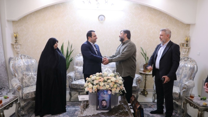 بانک صادرات ایران با تقدیم ۹۶ شهید نماد ایستادگی در کنار مردم است / آغاز افتخارآمیز تدوین تاریخ شفاهی شهدای بانک صادرات ایران