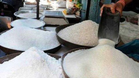 قیمت شکر از نرخهای مصوب کمتر شده است