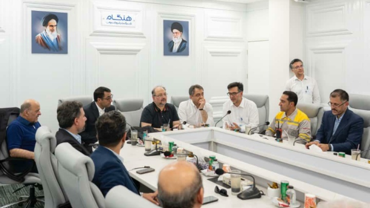 آغاز عملیات نصب و راه‌اندازی رآکتور اوره شرکت پتروشیمی هنگام با حضور شریعتمداری