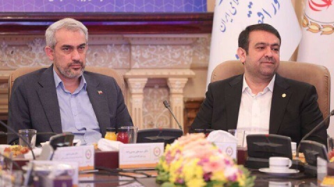 بانک‌ها یک بار برای همیشه مشکل کفایت سرمایه را حل کنند/ وام‌های خرد، کارت اعتباری شوند