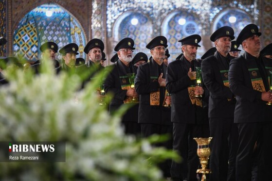 آیین شمعگردانی خدام در شام شهادت کریمه اهل بیت (س)