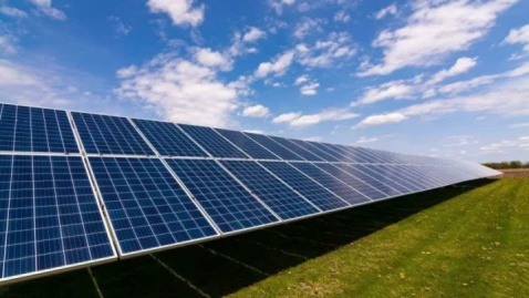 ساخت نیروگاه خورشیدی ۲ هزار مگاواتی در قم، گامی در جهت توسعه پایدار انرژی