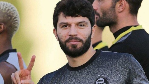 استقلال و چالش بازگرداندن ماشاریپوف به لیست