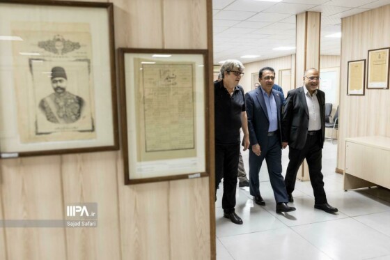 بازدید مشاور وزیر و دبیر شورای فرهنگ عمومی کشور از روزنامه ایران