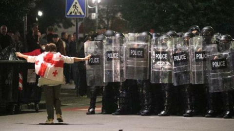 تب اعتراضات گرجستان به کاخ ریاست جمهوری رسید