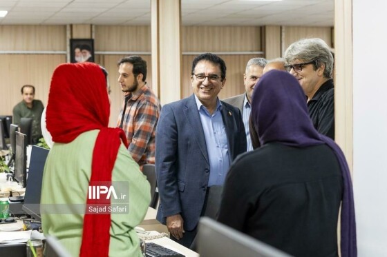 بازدید مشاور وزیر و دبیر شورای فرهنگ عمومی کشور از روزنامه ایران