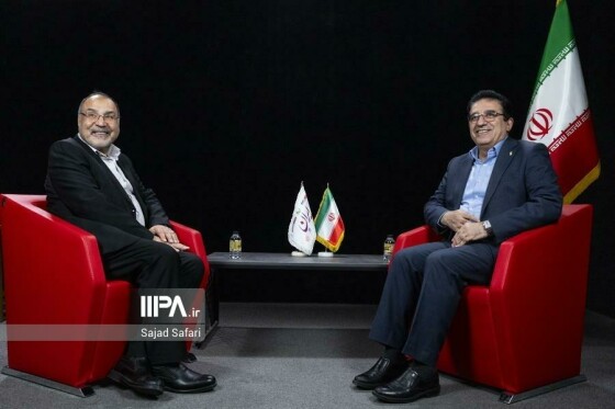 بازدید مشاور وزیر و دبیر شورای فرهنگ عمومی کشور از روزنامه ایران