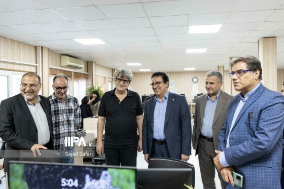 بازدید مشاور وزیر و دبیر شورای فرهنگ عمومی کشور از روزنامه ایران