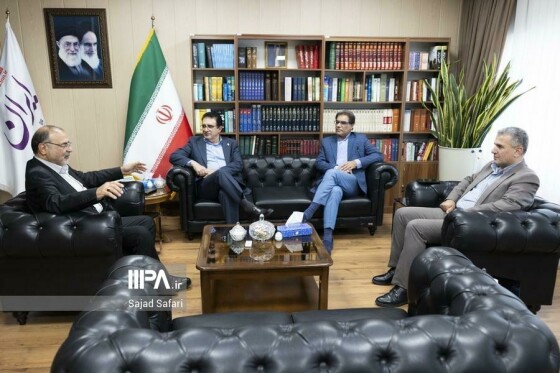 بازدید مشاور وزیر و دبیر شورای فرهنگ عمومی کشور از روزنامه ایران