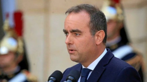 دولت جدید فرانسه با ترکیبی از چهره‌های تثبیت‌شده و انتصاب‌های غافلگیرکننده معرفی شد