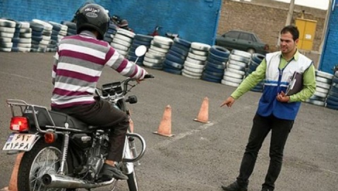 ثبت‌نام گواهینامه موتورسیکلت برای نوجوانان ۱۶ ساله ممکن شد