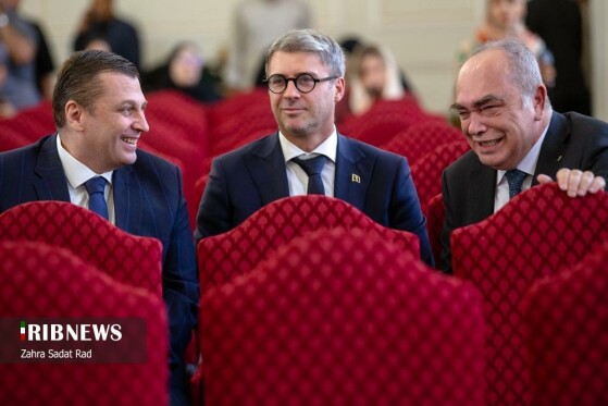 دیدار عراقچی با سفرا و روسای نمایندگیهای خارجی و بینالمللی مقیم تهران