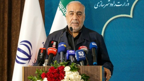 آزادراه شیراز - اصفهان نقش هدایت ترانزیت از مرکز به جنوب را بر عهده دارد