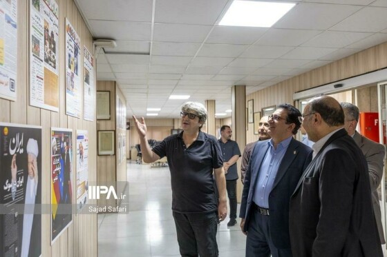 بازدید مشاور وزیر و دبیر شورای فرهنگ عمومی کشور از روزنامه ایران