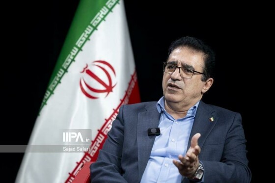 بازدید مشاور وزیر و دبیر شورای فرهنگ عمومی کشور از روزنامه ایران