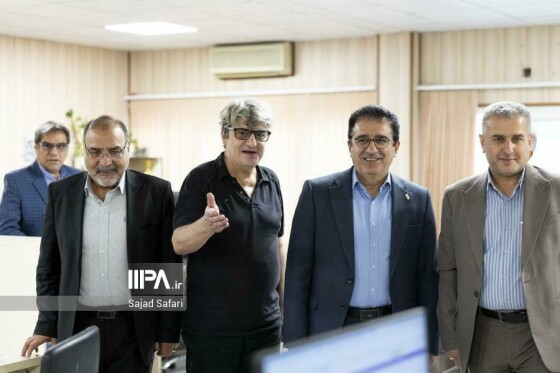 بازدید مشاور وزیر و دبیر شورای فرهنگ عمومی کشور از روزنامه ایران