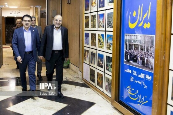 بازدید مشاور وزیر و دبیر شورای فرهنگ عمومی کشور از روزنامه ایران
