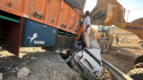 تصادف مینی‌بوس با کامیون در جاده دماوند به فیروزکوه/ ۲ کشته و ۲۳ مصدوم