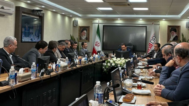 توسعه روابط خارجی با وجود تحریم‌ها/ معادن قفل شده فعال شوند