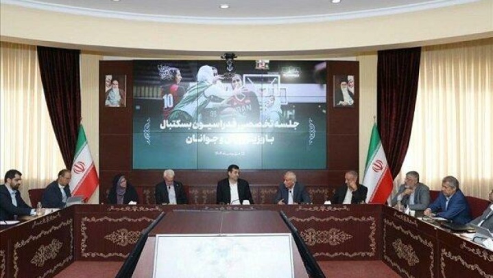 مایلیم قرارداد سرمربی یونانی تمدید شود