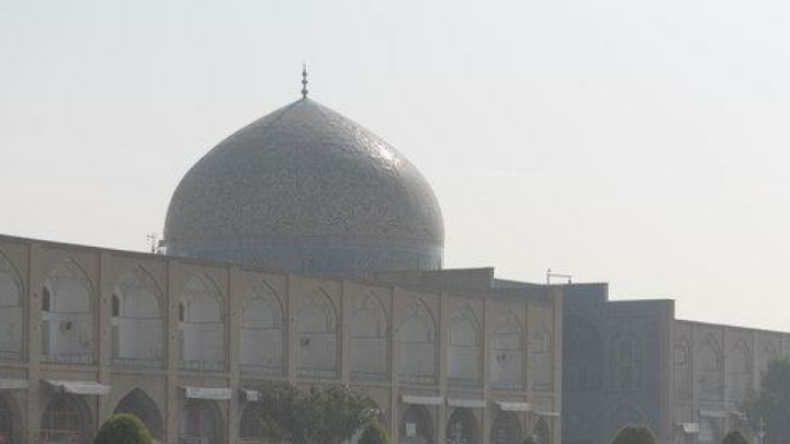 هوای اصفهان آلوده است