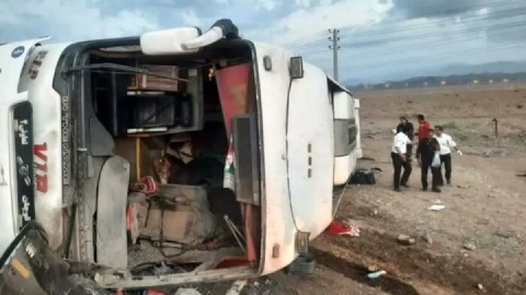 ۴ مصدوم در واژگونی اتوبوس در محور شوش به اهواز