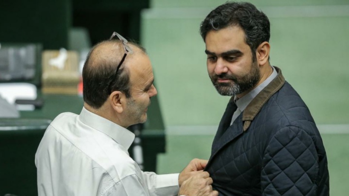 استیضاح همتی بازار ارز را آرام نگه داشت/ واکنش به سخنان باهنر