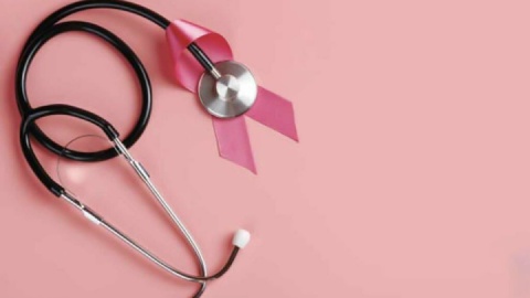 یک نفر از هر ۱۳ زن در ایران به سرطان سینه مبتلا می‌شود