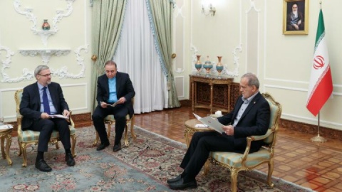 پزشکیان: همواره در پی صلح و امنیت منطقه‌ای بوده‌ایم