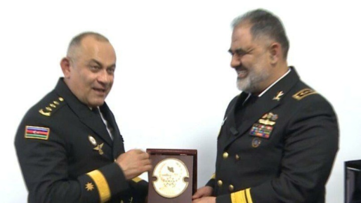 مذاکرات دوجانبه فرمانده نیروی دریایی ارتش در حاشیه اجلاس خزری