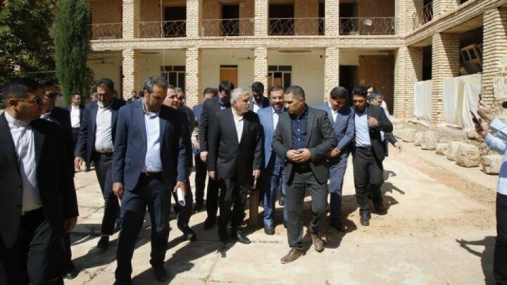 بازدید وزیر میراث فرهنگی از یک پروژه بومگردی تاریخی در قلب گردشگری طبیعی فارس