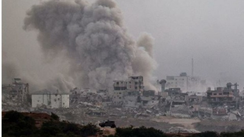 توافق صلح در شرمالشیخ است و حملات هوایی اسرائیل در غزه پس از اعلام آتشبس