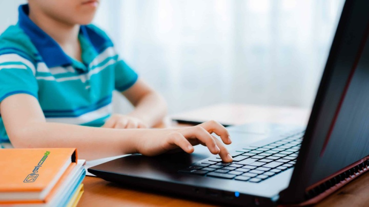 مدارس آنلاین خارجی معتبر نیستند