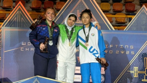 درخشش مدال بر گردن حسینی