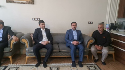 دیدار وزیر ارتباطات و فناوری اطلاعات با خانواده‌ شهید جنگ ۱۲ روزه