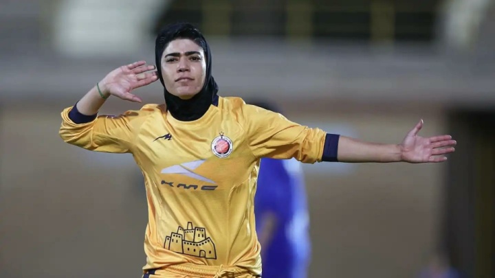 خاتون بم به رقبا رحم نمی کند