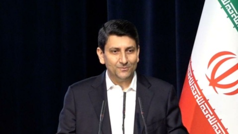 ستار هاشمی: پوشش ارتباطی آزادراه شیراز-اصفهان منوط به تامین برق سایت‌ها است