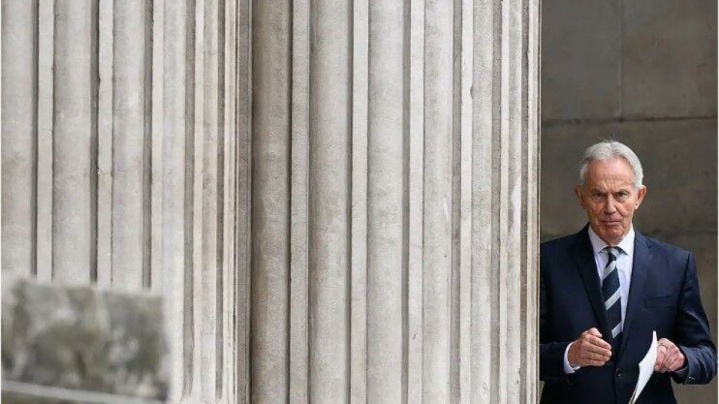 اپستین در آن زمان به عنوان «مشاور مالی بسیار ثروتمند» معرفی شده بود