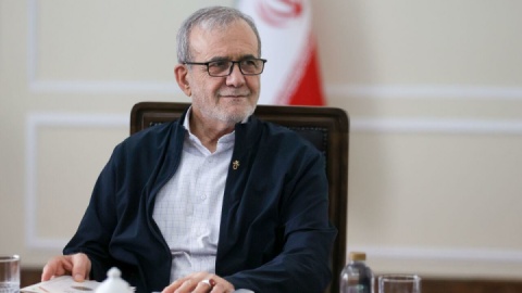 پزشکیان قهرمانی وزنه برداران کشورمان در رقابتهای جهانی نروژ را تبریک گفت