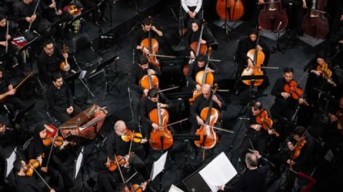 ارکستر موسیقی ملی ایران در آنکارا روی صحنه میرود
