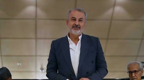 درویش همچنان در گرداب زیاندهی