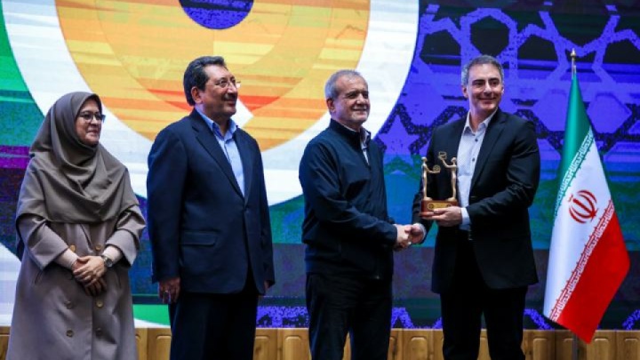 رئیس‌جمهور: باید برای تحقق شاخص‌های استاندارد تلاش کنیم