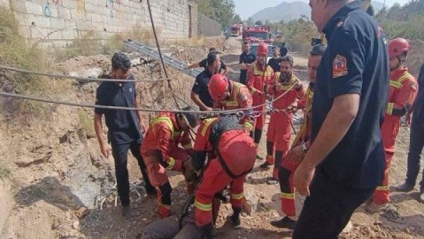 سقوط جوان ۲۷ ساله در چاه ۱۲ متری در خیابان دماوند