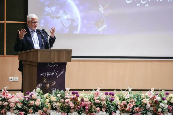 بازدید معاون اول رئیس‌جمهور از پژوهشگاه فضایی ایران