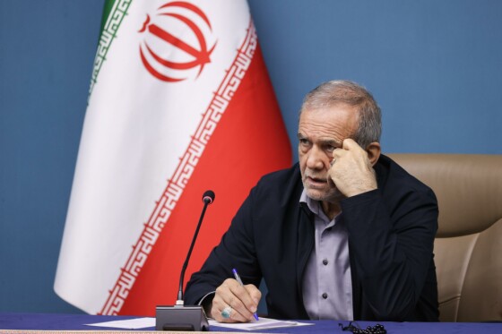 جلسه دکتر مسعود پزشکیان با جمعی از اعضای مجمع کارآفرینان ایران